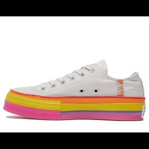 CONVERSE 2019 CHUCK TAYLOR ALL STAR LIFT LOW RAINBOW/WHITE size W 7.5 M 5.5